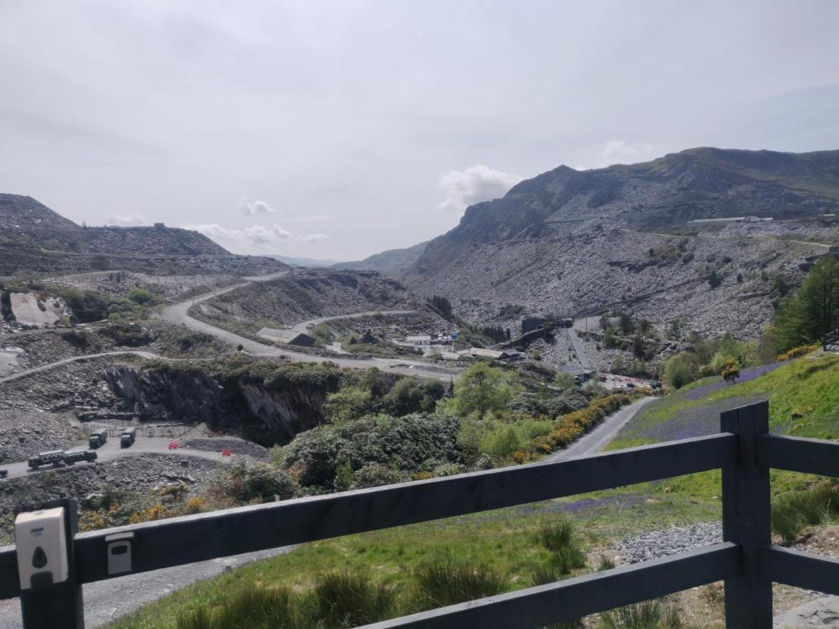 Hotel Llechwedd Glamping Blaenau Ffestiniog Exterior foto